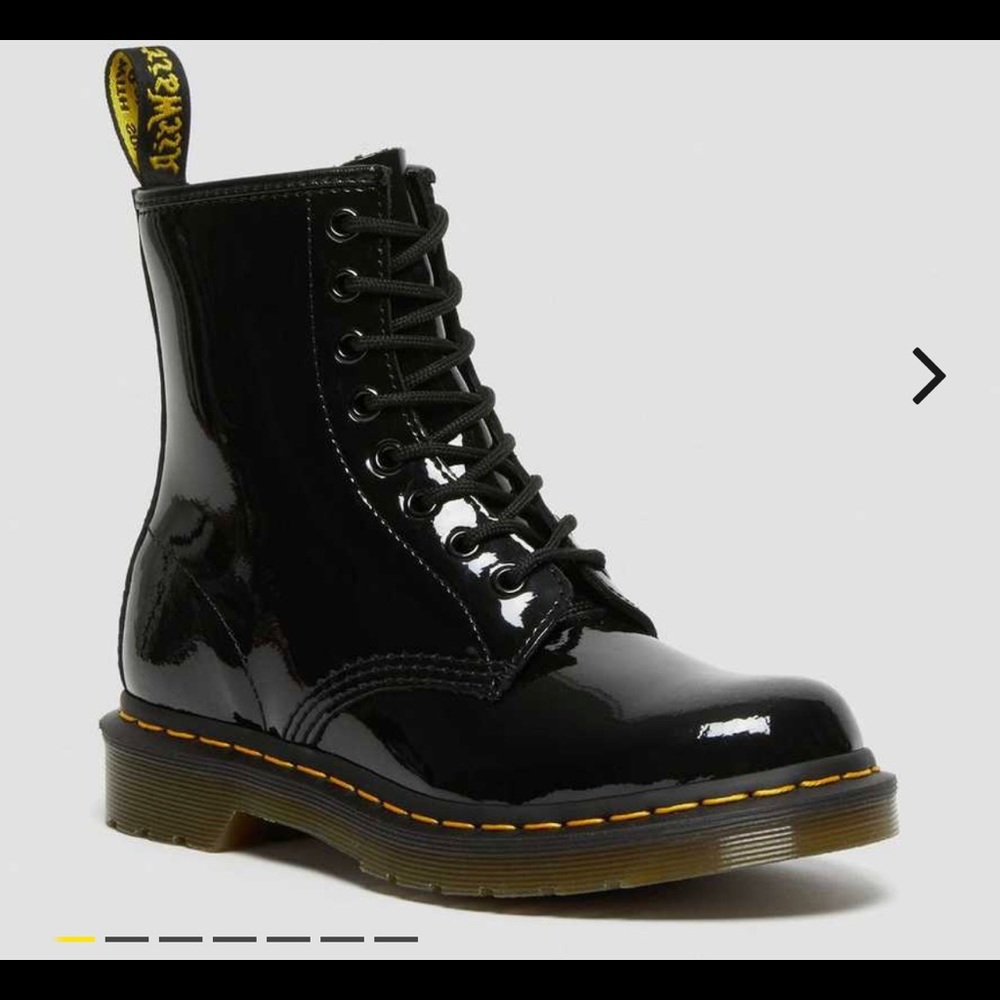 Dr. Martens Women’s Patent Lace up boots Size 9